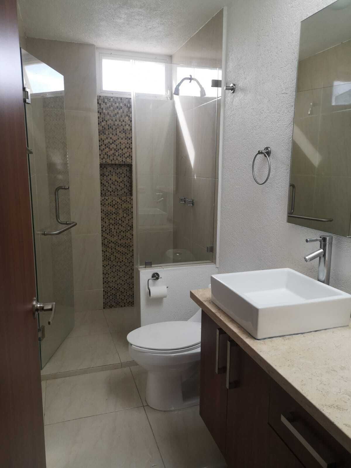 Lomas de Juriquilla, hermosa casa en venta - foto 2
