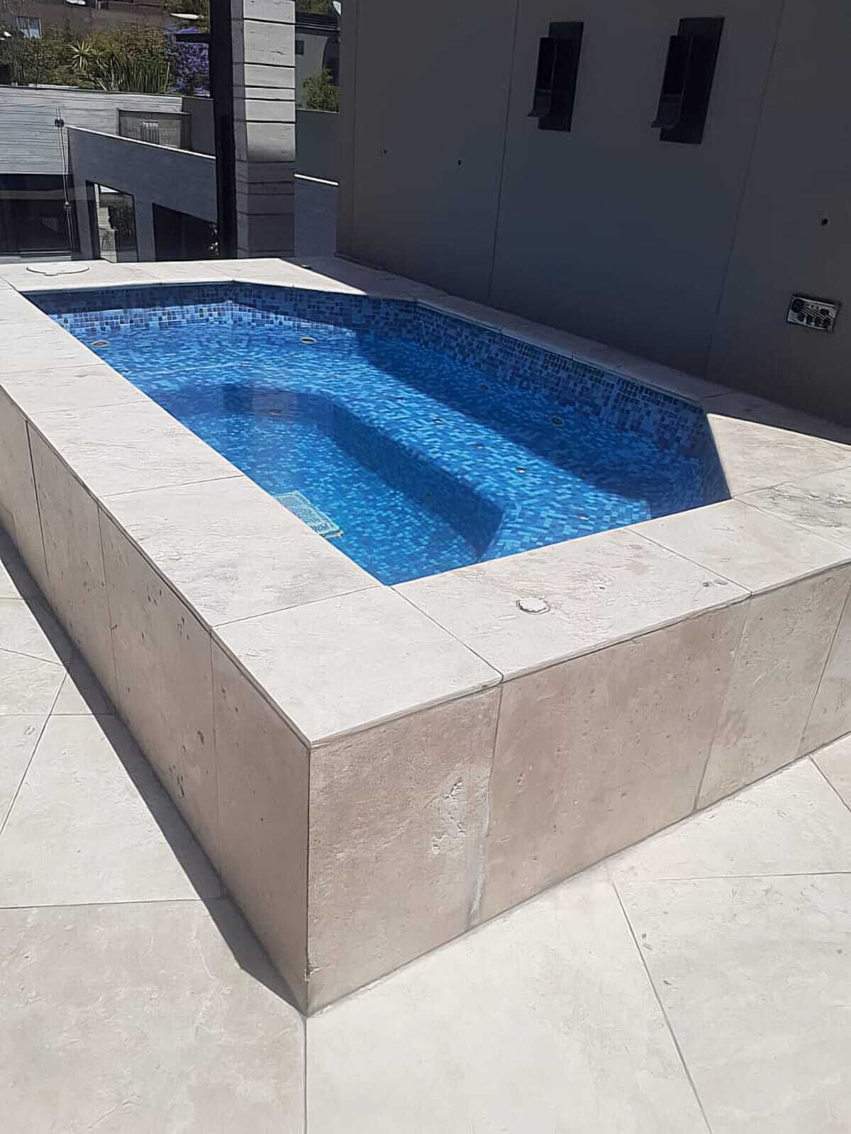 21 de 28: Jacuzzi en Roof Garden