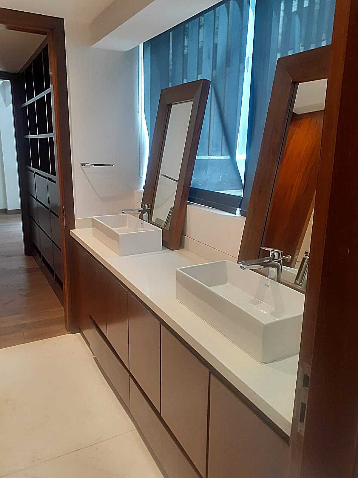 13 de 28: Baño que comparten la recamara 2 y 3