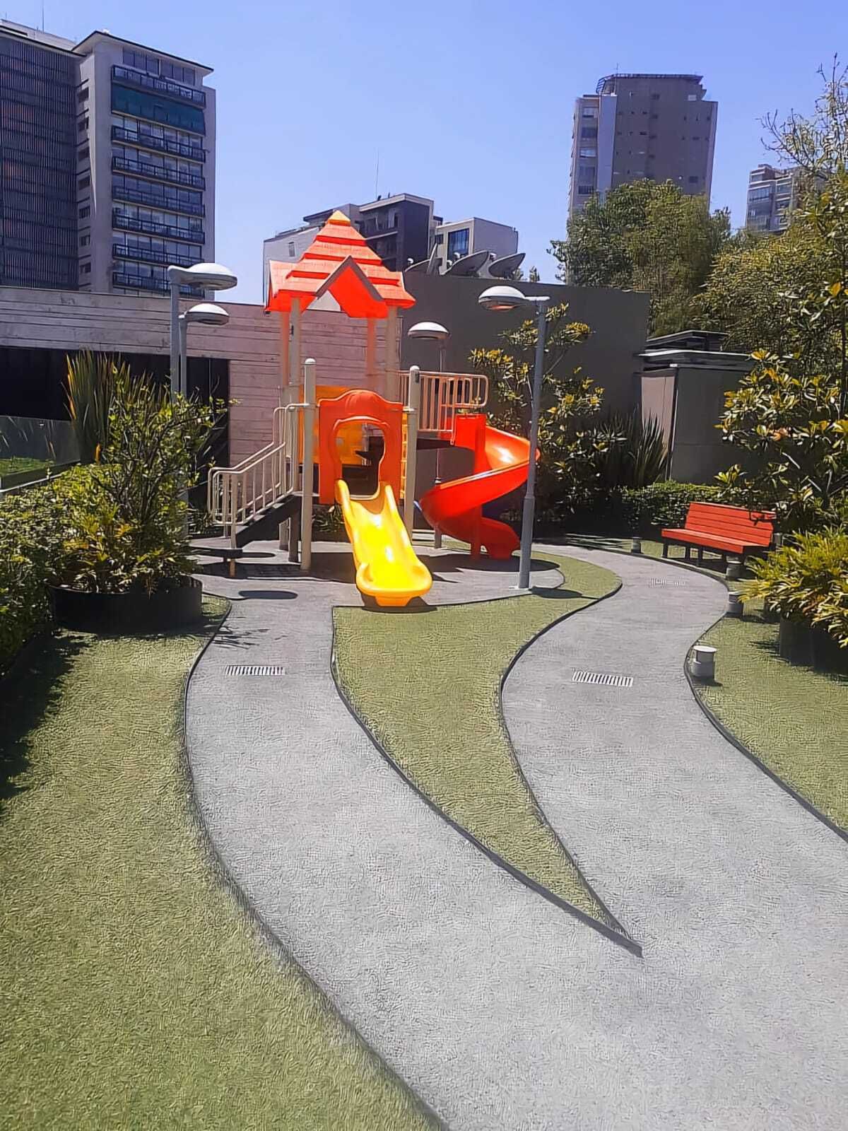 24 de 26: Juegos infantiles en el Roof Garden