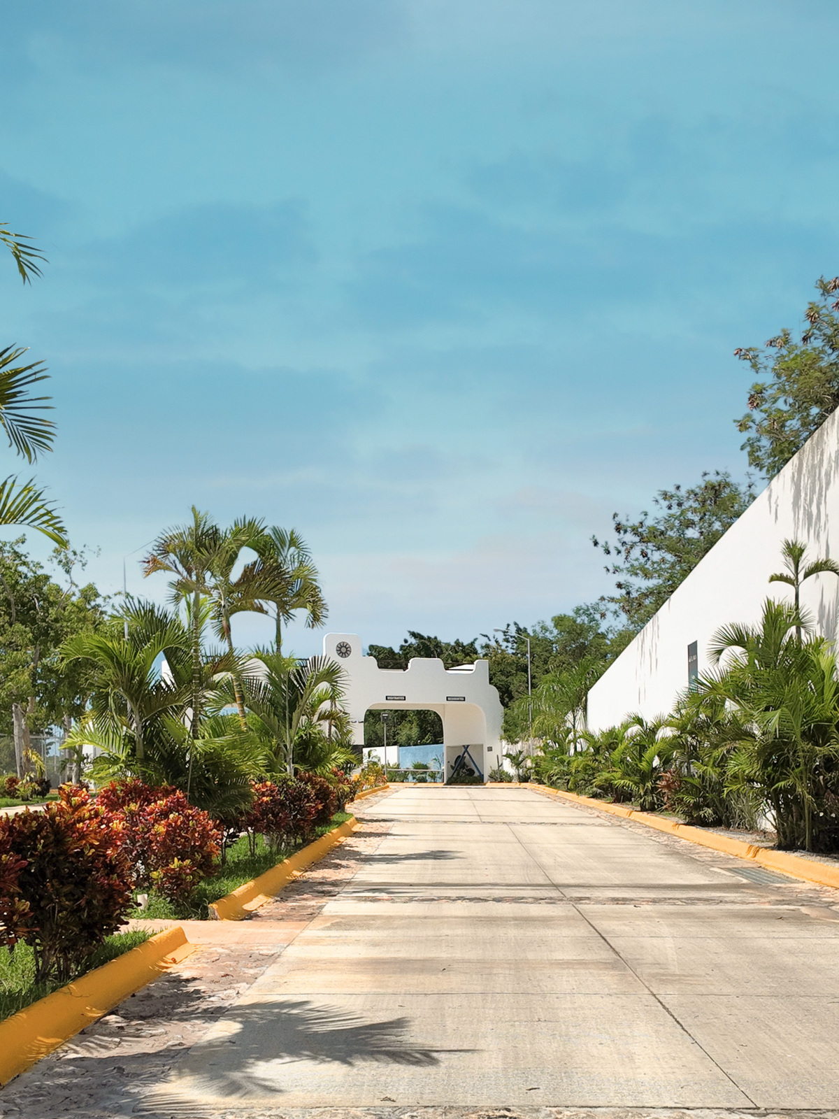 2 of 23: ACCESO PRIVADA