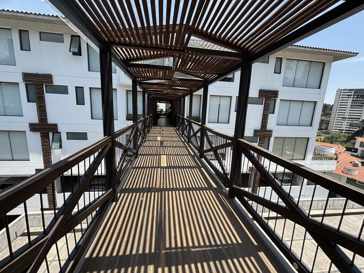 31 de 35: Entrada al edificio