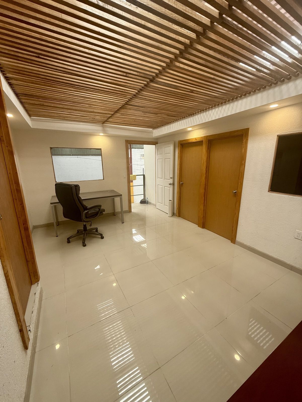 4 de 6: Oficinas