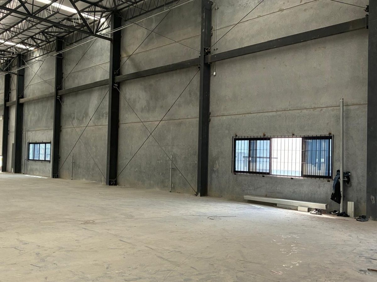 15 de 23: Interior bodegas