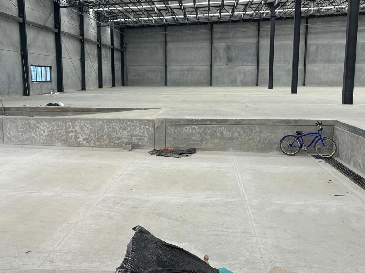 16 de 23: Andén de descarga