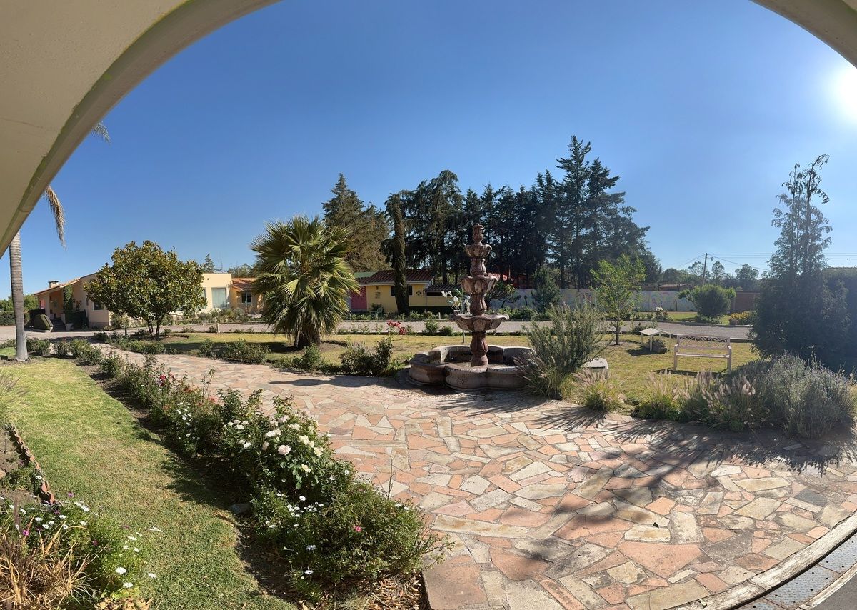 27 of 31: Jardín
