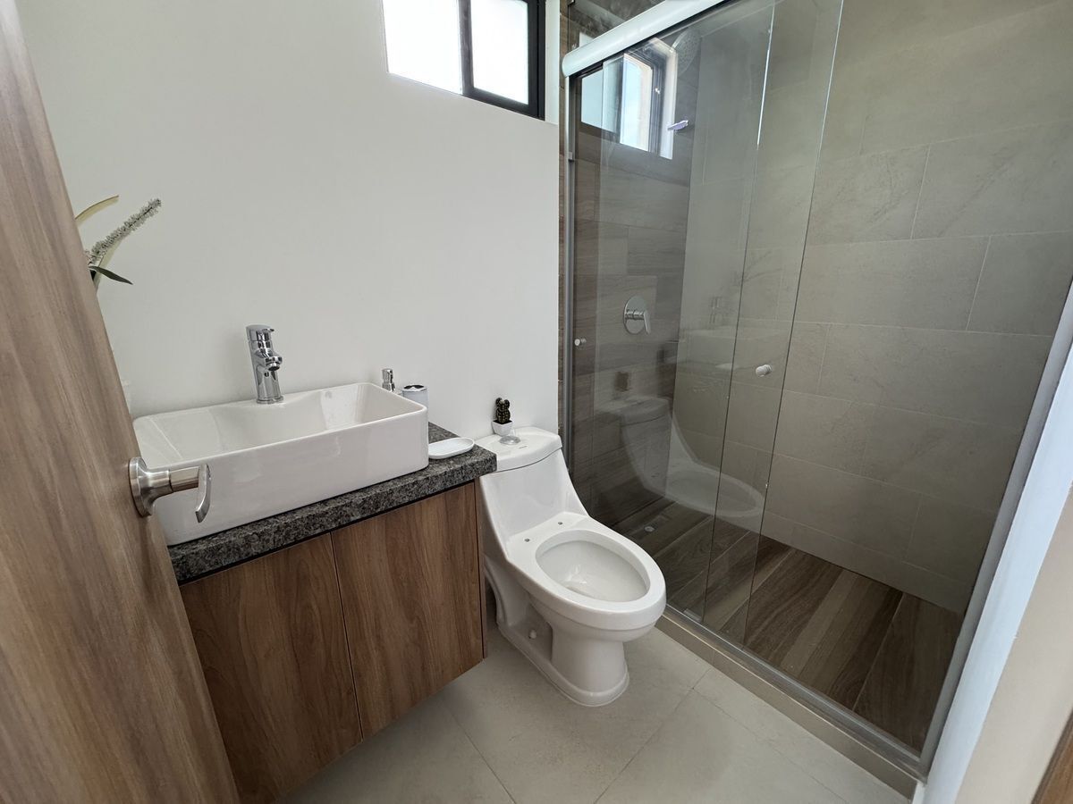 Baño completo principal