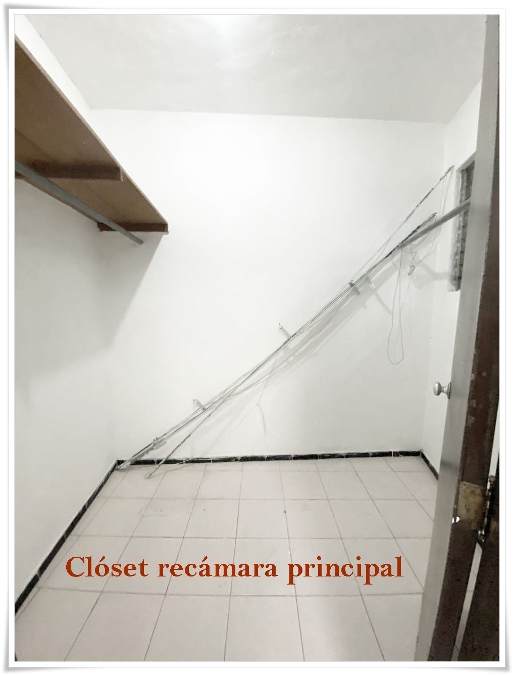 18 de 21: Área de clóset vestidor