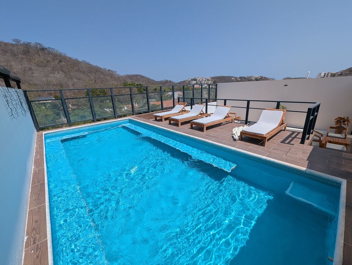1 de 24: Pool Nabani T2 Common Area