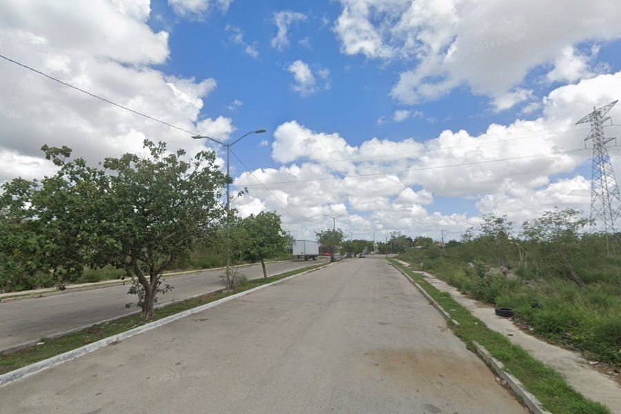 4 de 6: Segunda calle de acceso