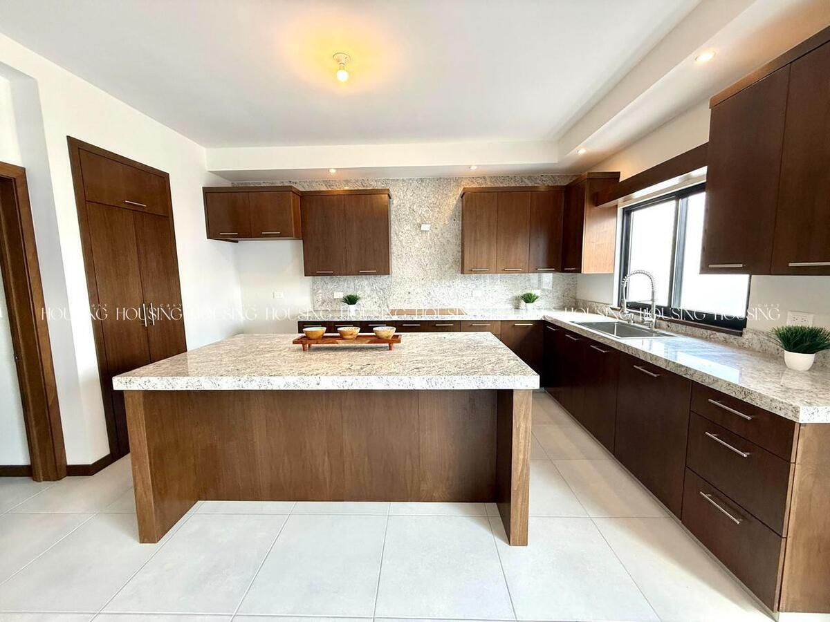 3 of 14: Cocina
