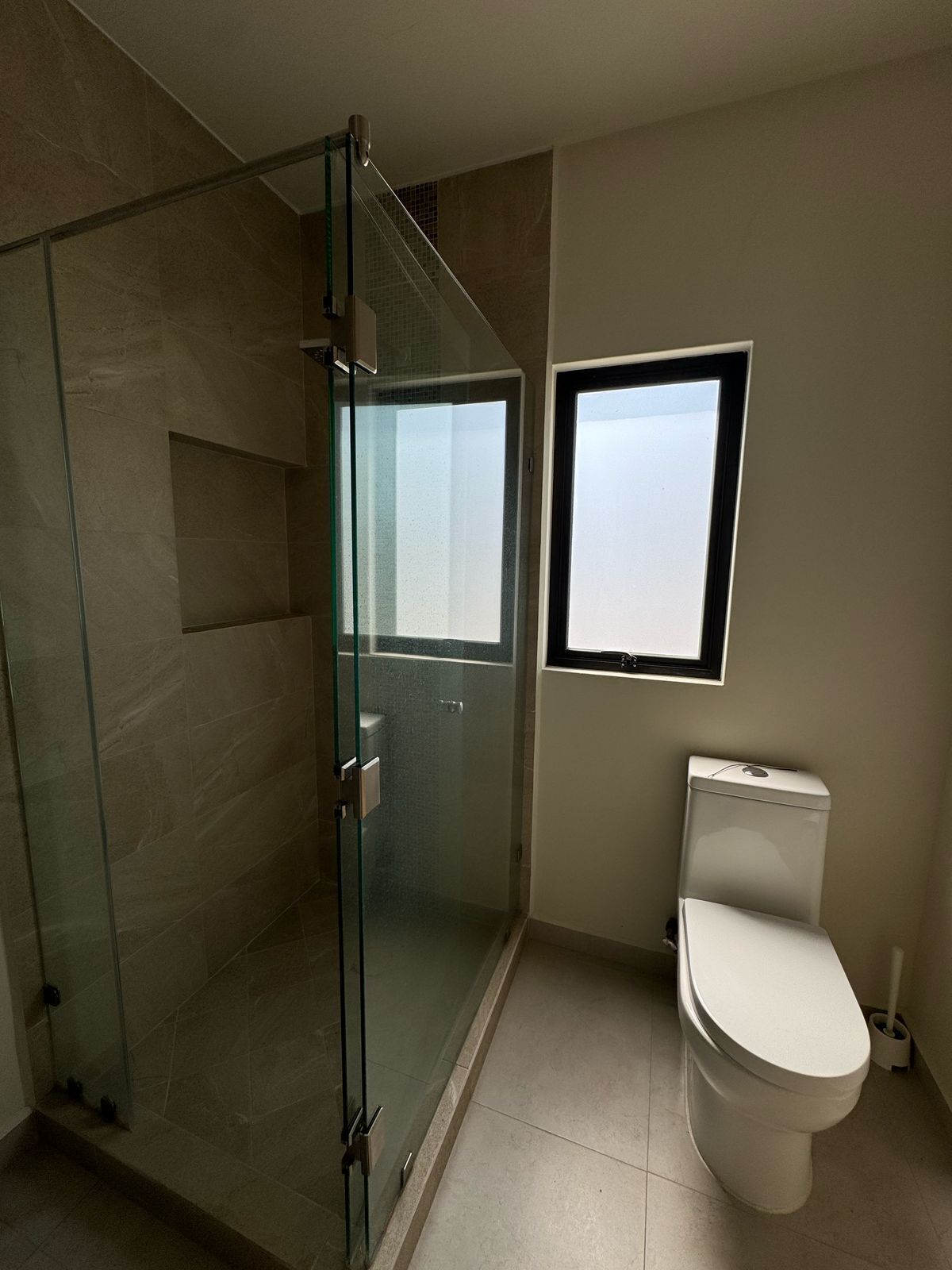 3 de 18: Baño completo PB
