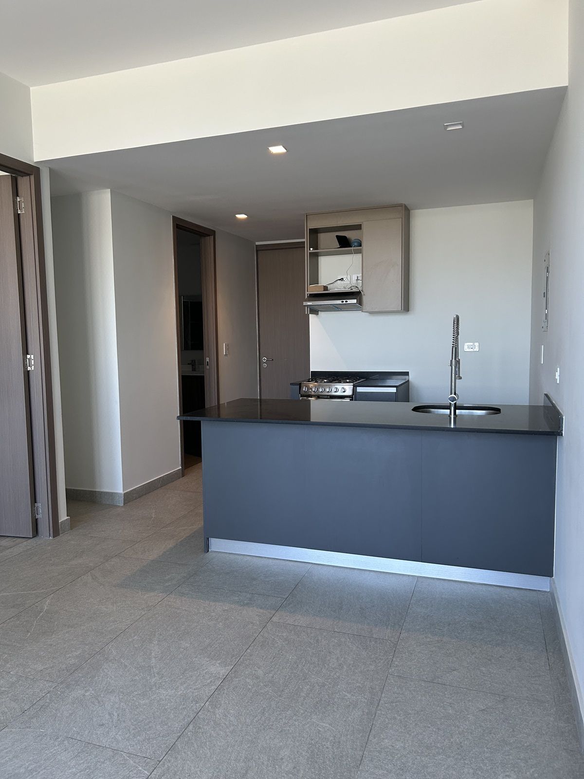 Venta o Renta de Estudio en Luzia a un Costado de Plaza Peninsula
