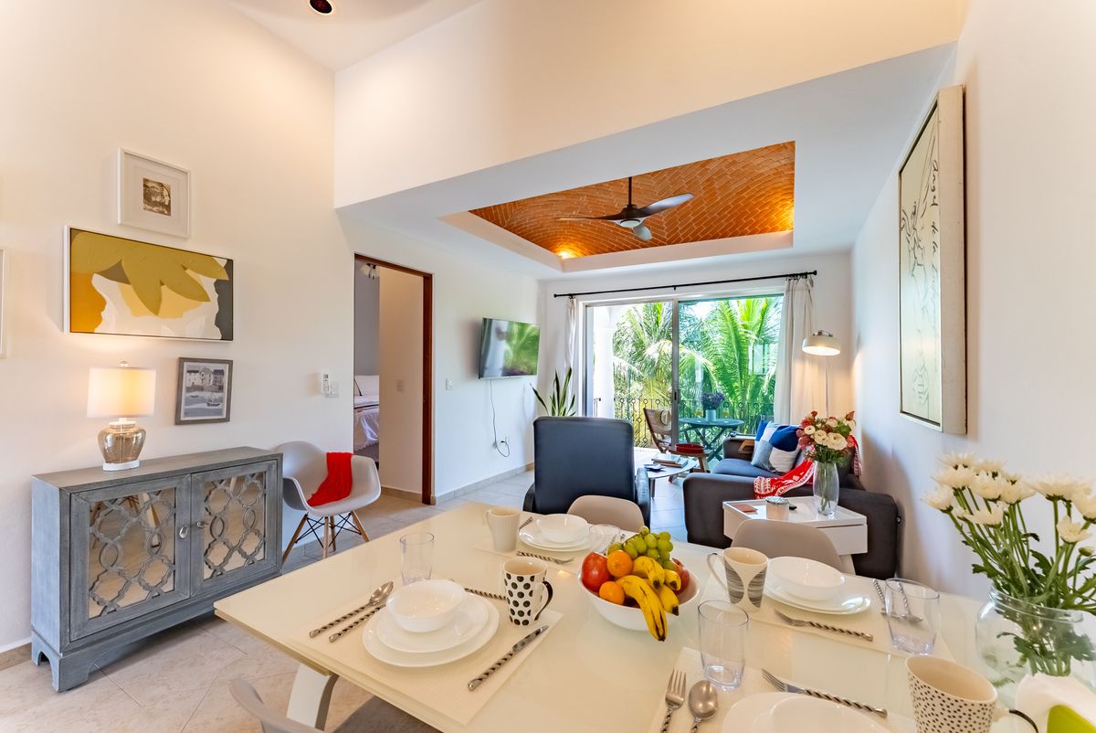 3 of 27: Casa Natalia Dining-living