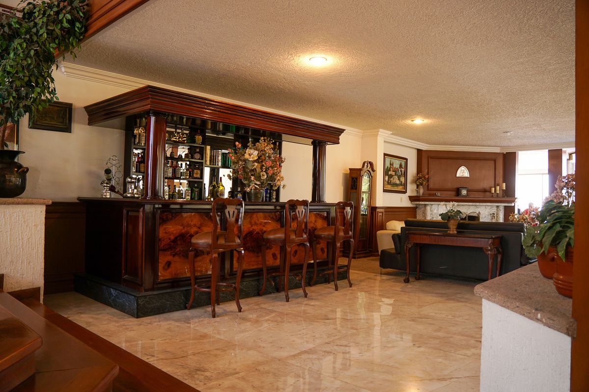 5 of 43: Bar