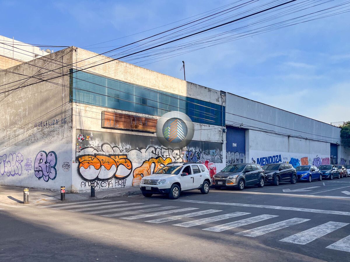 1 de 27: Fachada en esquina