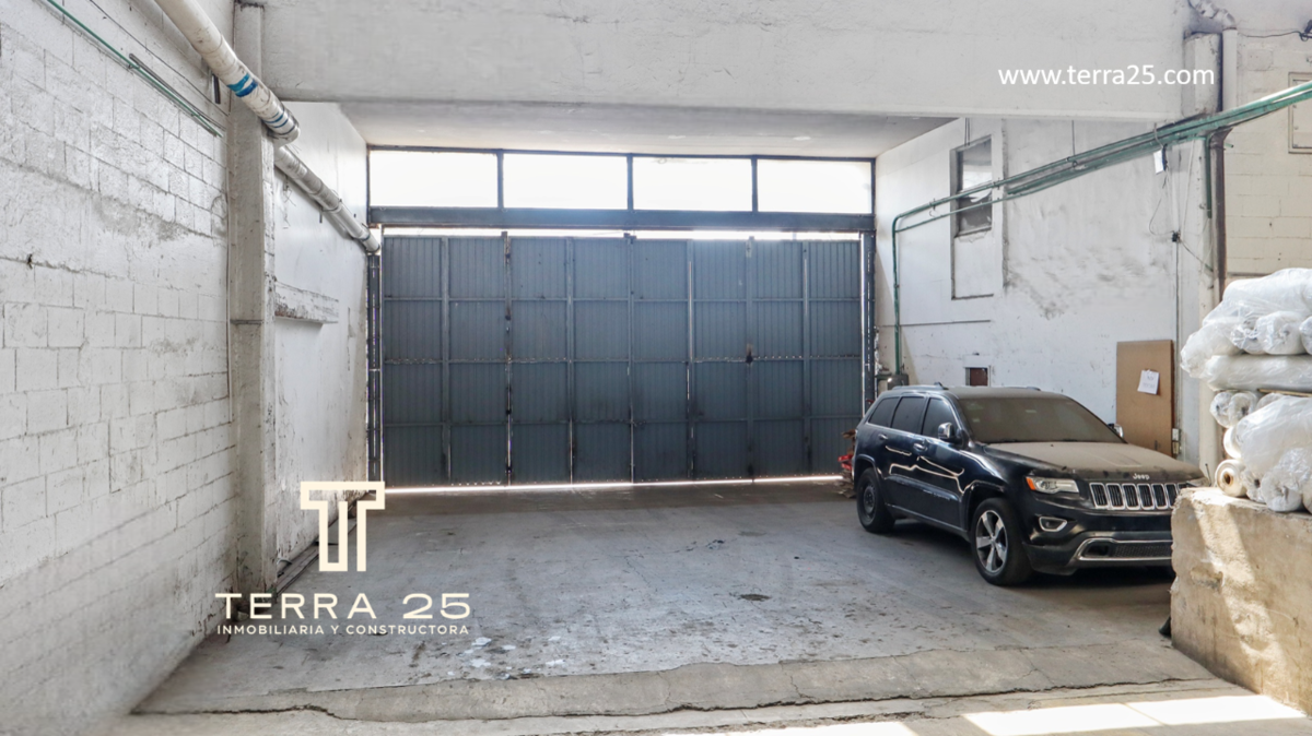 5 of 12: Entrada de trailer