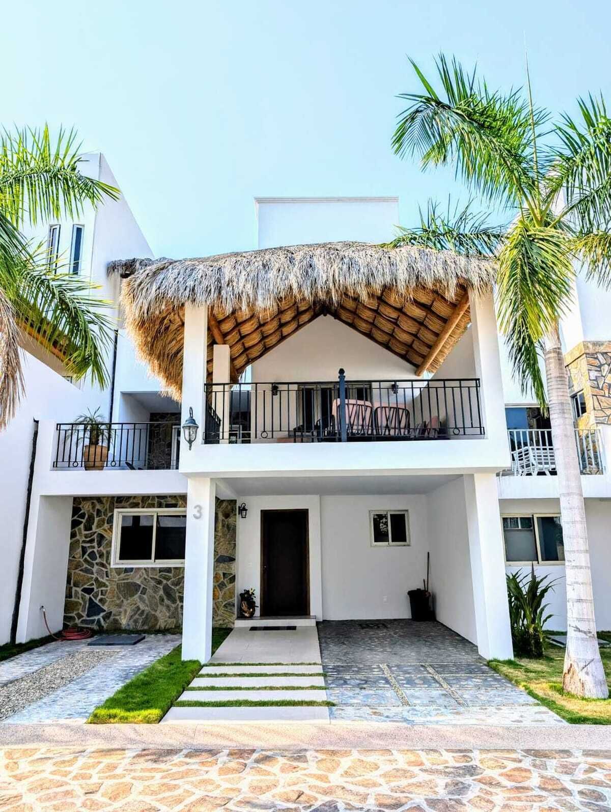 3 de 31: Front of Home
