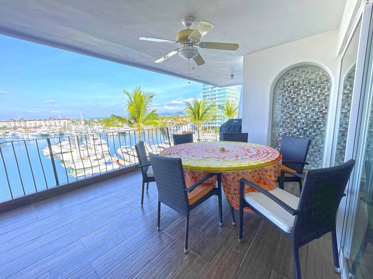 5 de 28: Terraza con comedor y BBQ weber