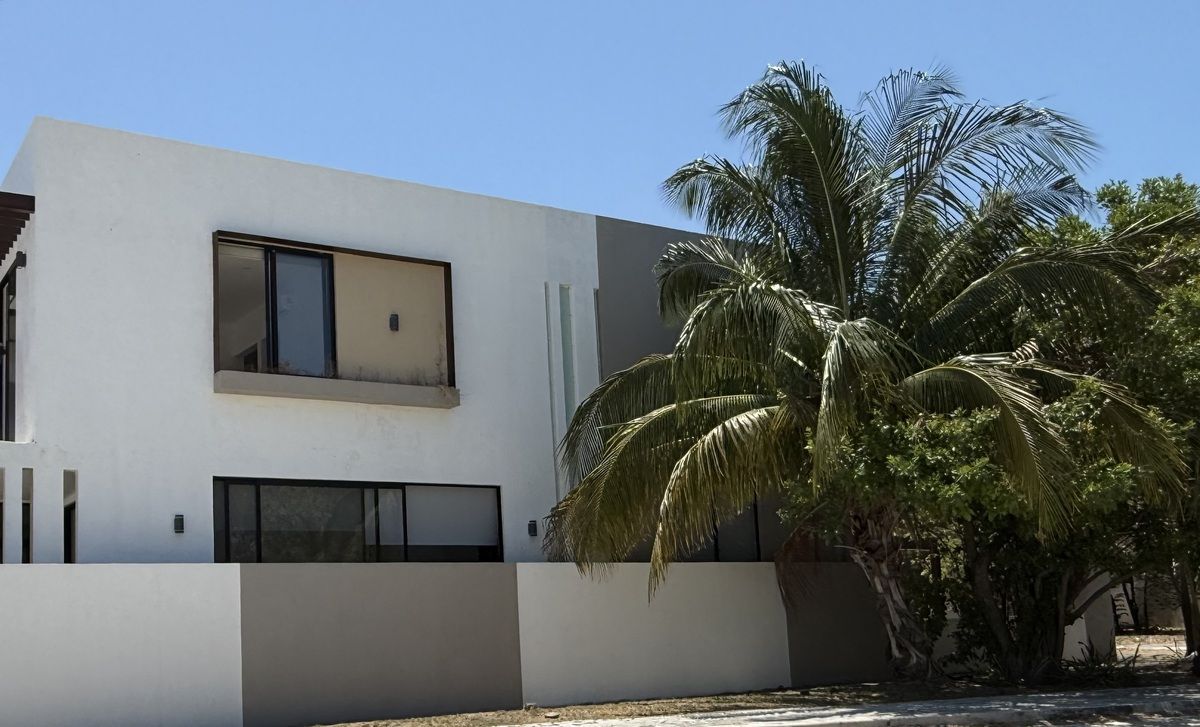 2 de 13: Fachada lateral