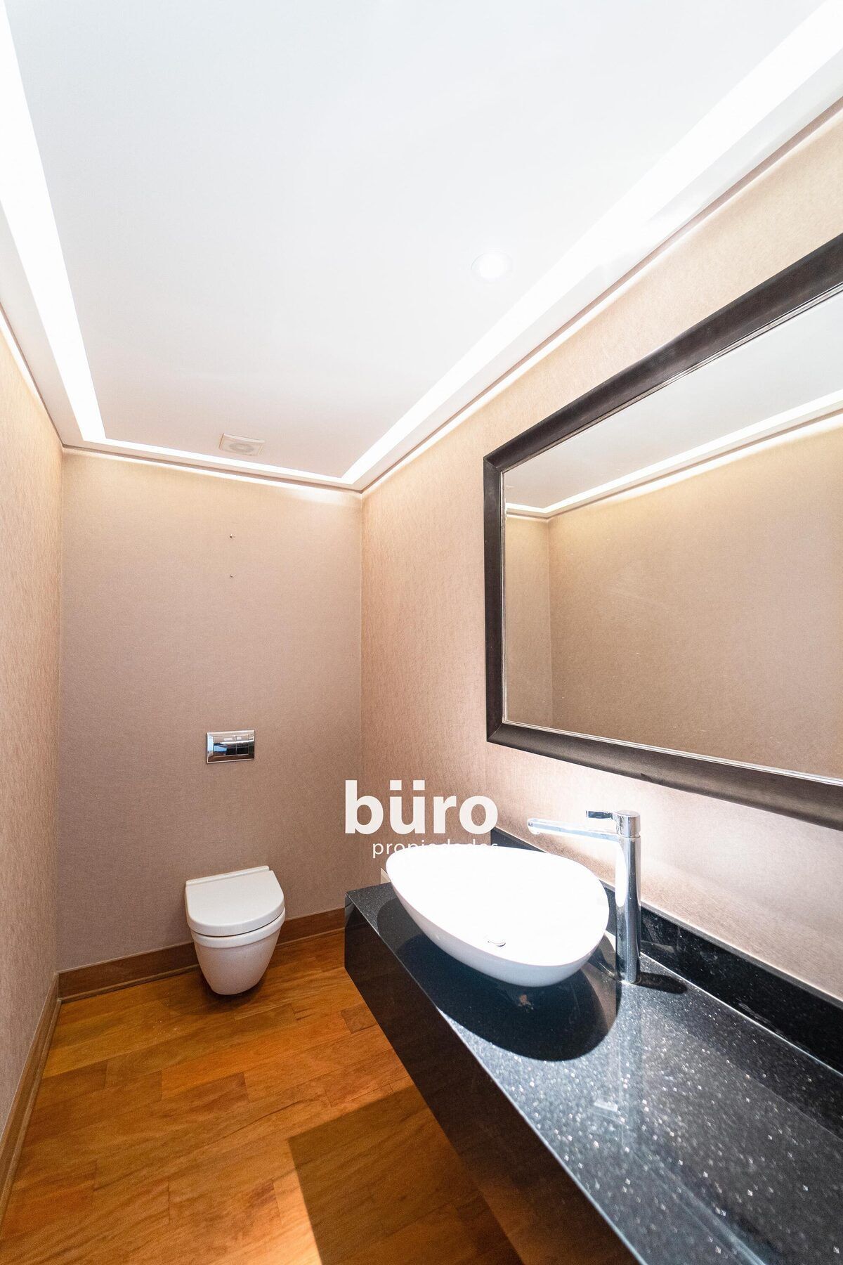 16 de 20: Baño de Visitas