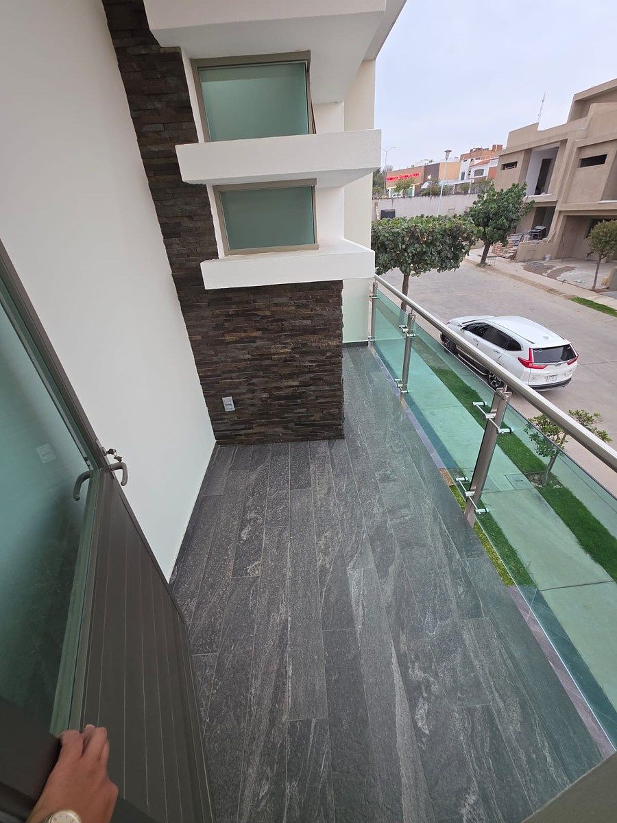 13 de 15: Balcón habitación principal