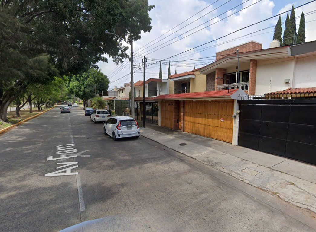 3 of 7: UN HOGAR para compartir con familia y amigos.