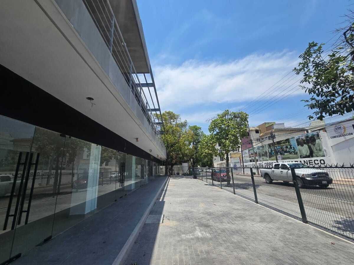 19 de 27: estacionamiento