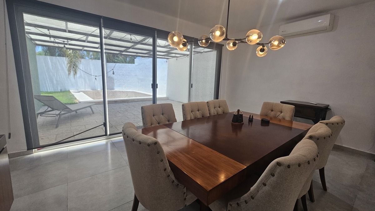 1 of 19: Comedor