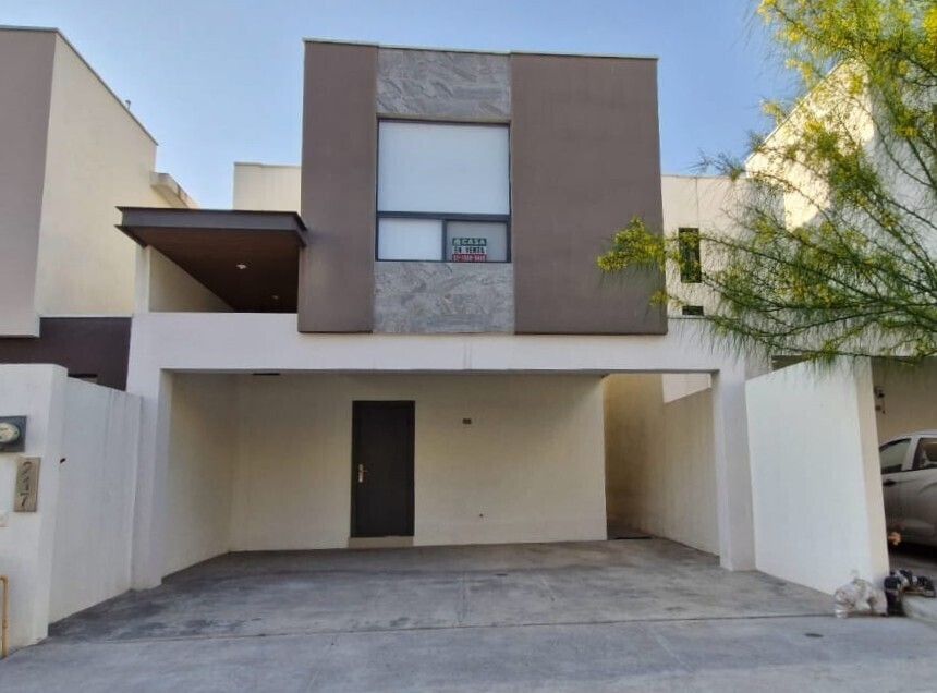 1 of 14: FACHADA