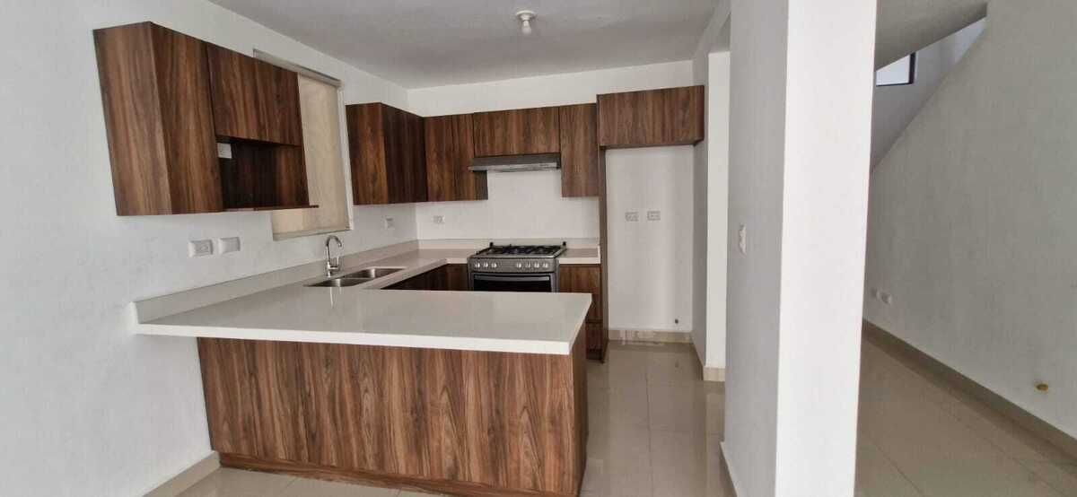2 of 14: COCINA