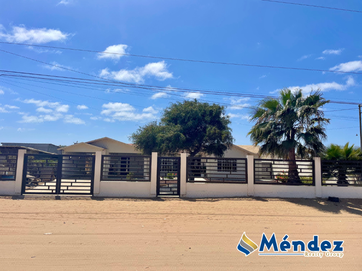 Amplia casa semi amueblada de 3 recamaras 1 baño en San Quintin BC