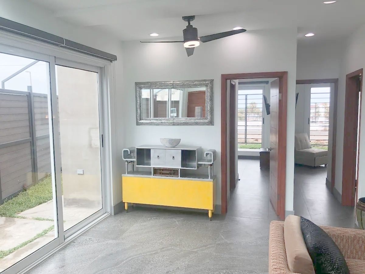 3 de 31: Main floor living room
