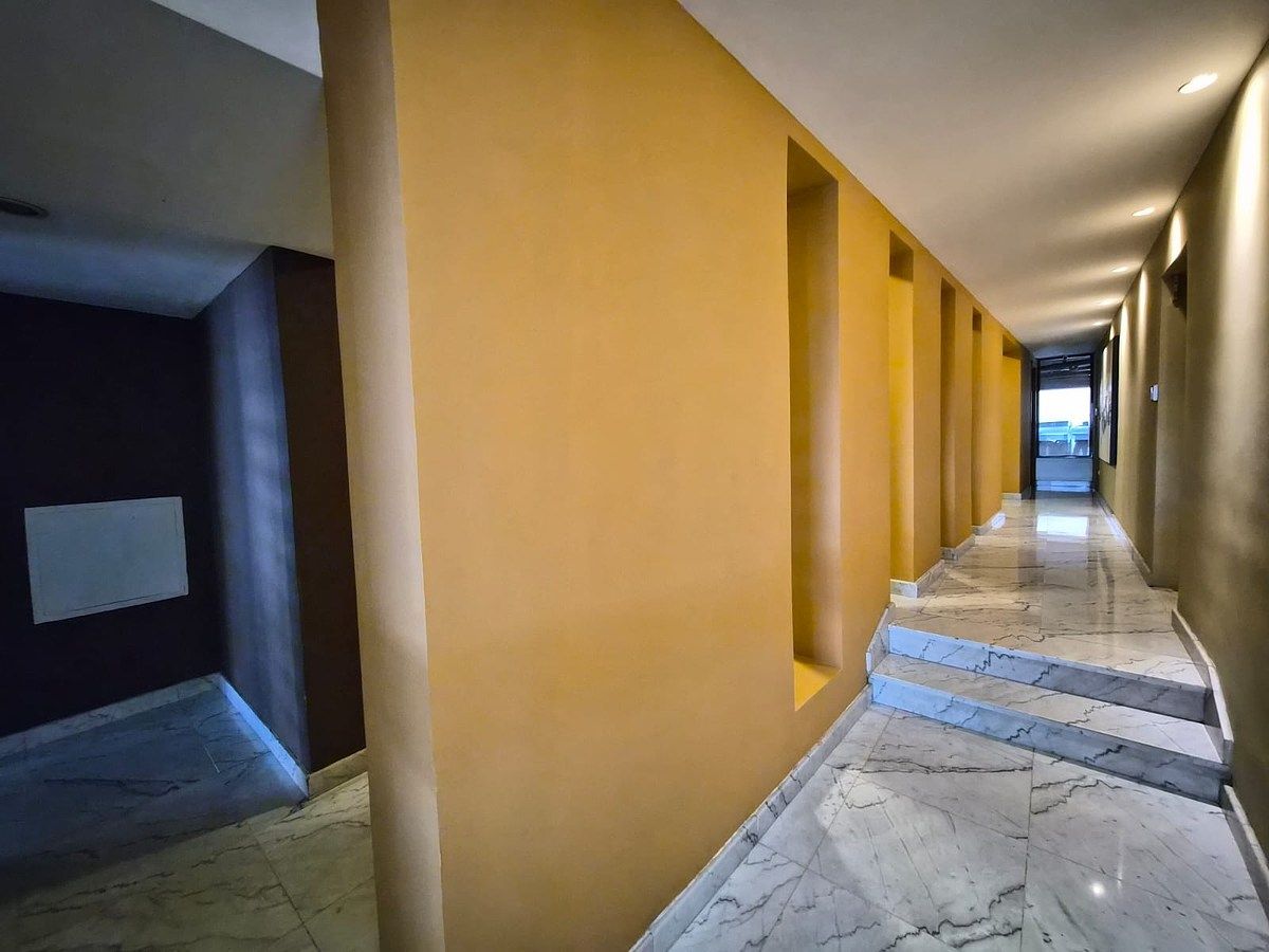 29 de 31: Entrada ascensores