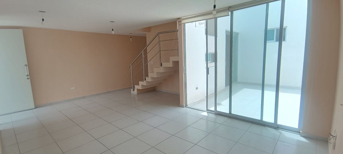 2 of 25: Planta Baja - Sala Comedor