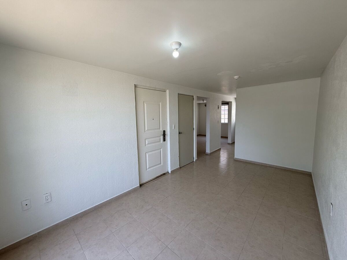 5 of 30: Sala