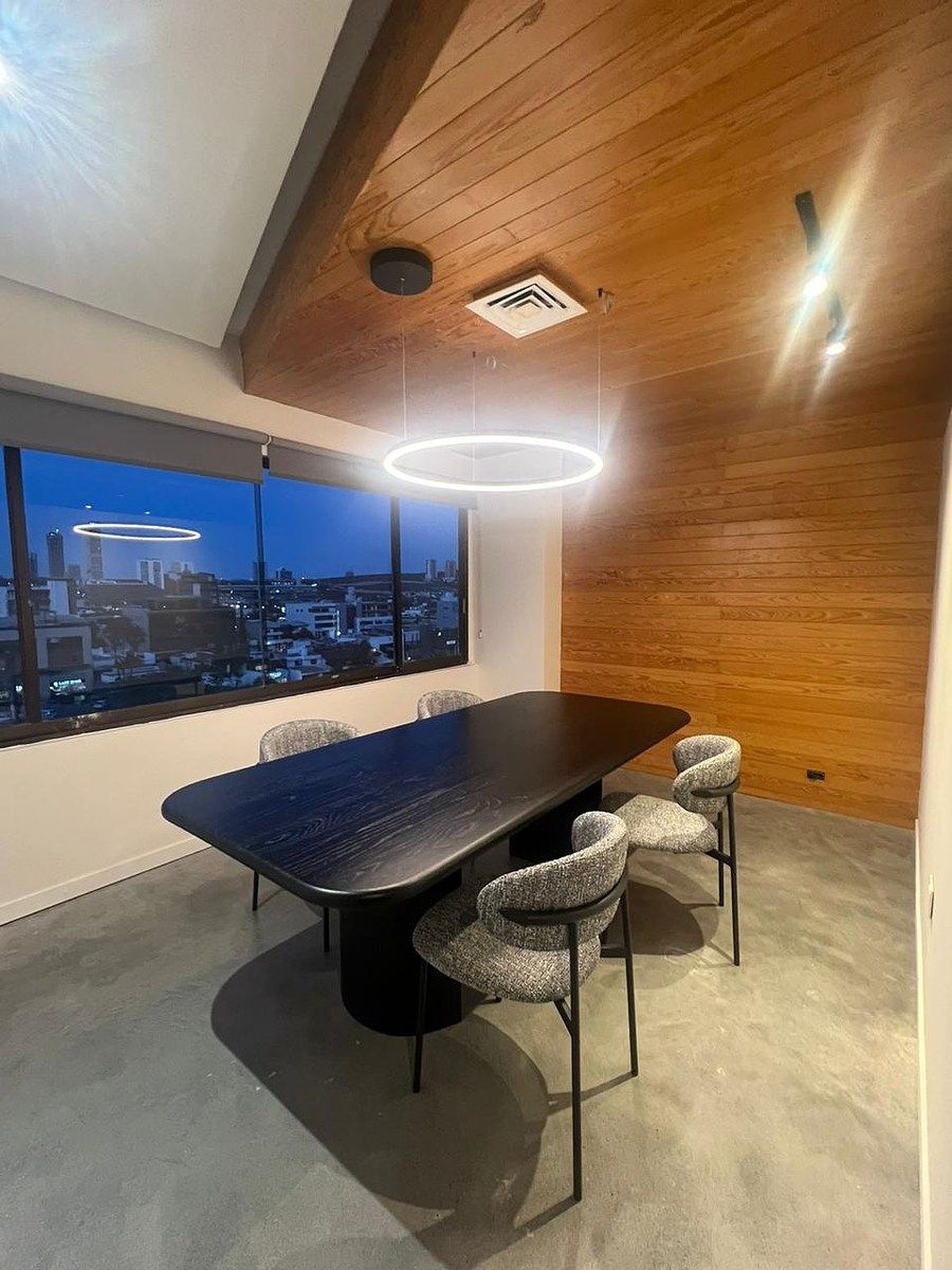 2 of 11: SALA DE JUNTAS