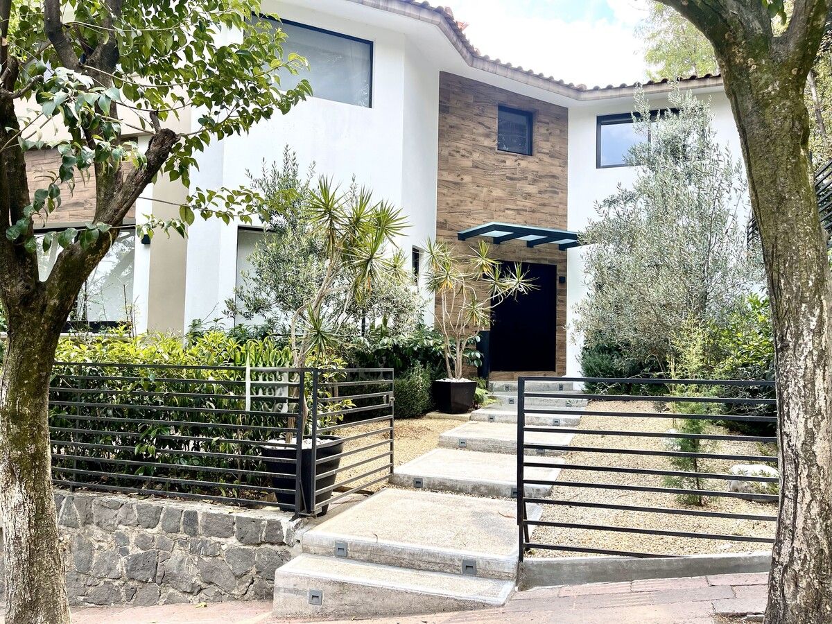 1 de 33: Fachada