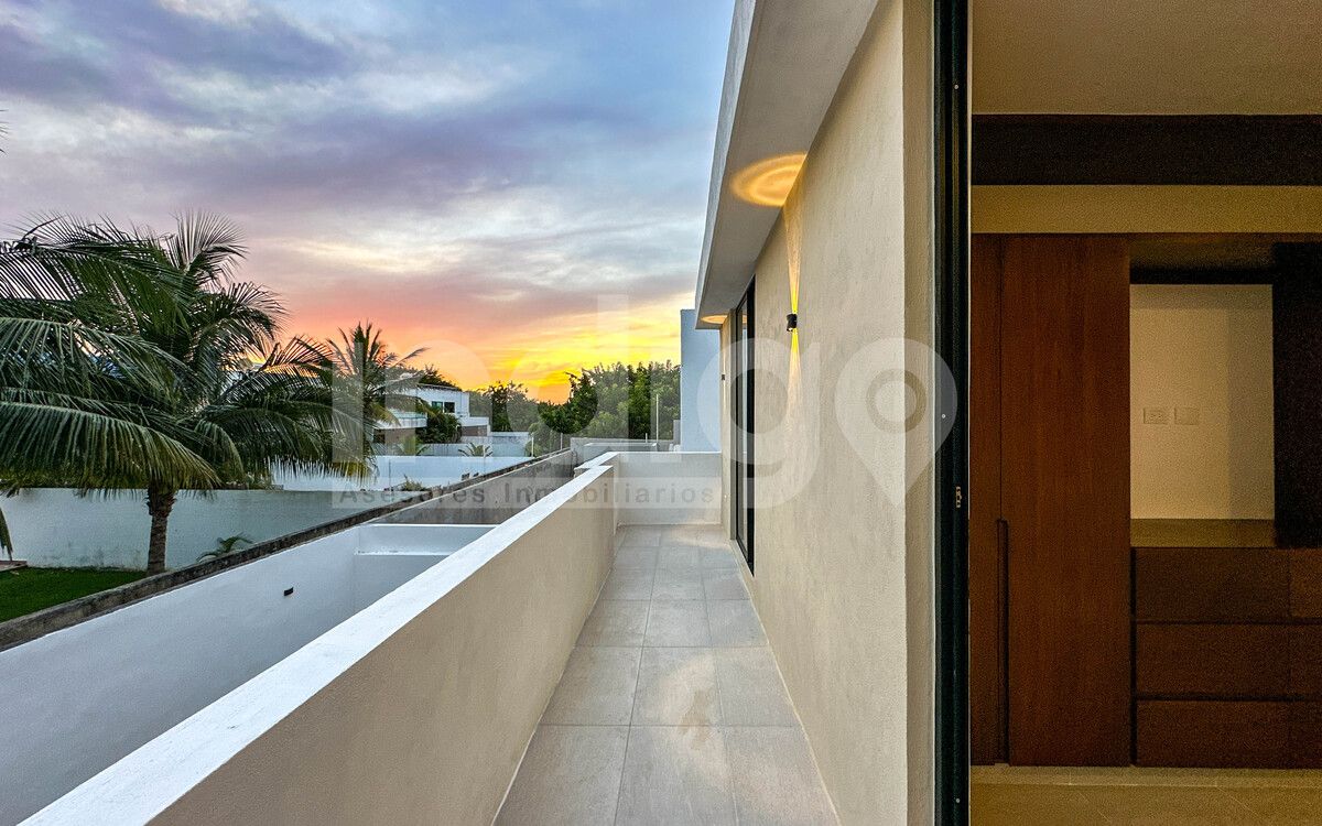 37 de 46: Balcón Corrido de Recámara Secundarias