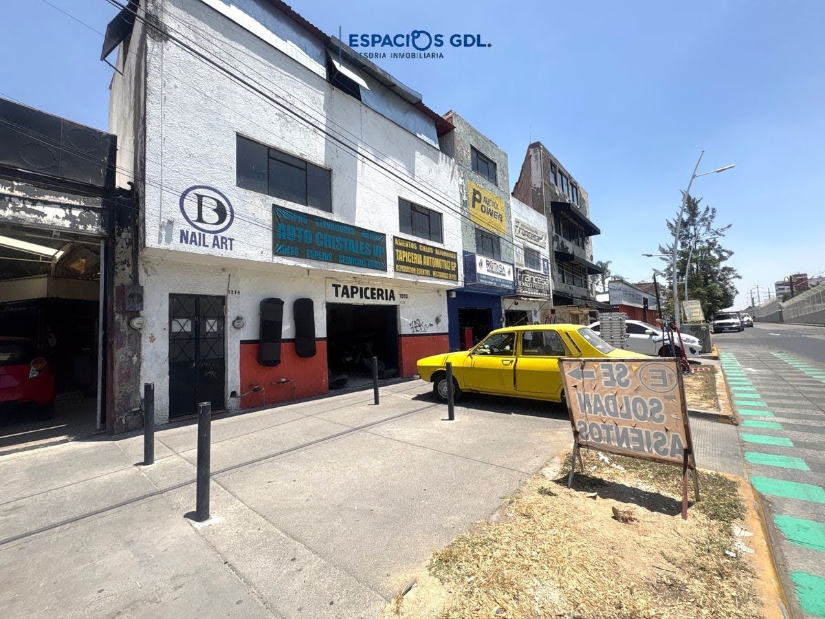 Oportunidad única! Venta de propiedad comercial sobre Ávila Camacho.