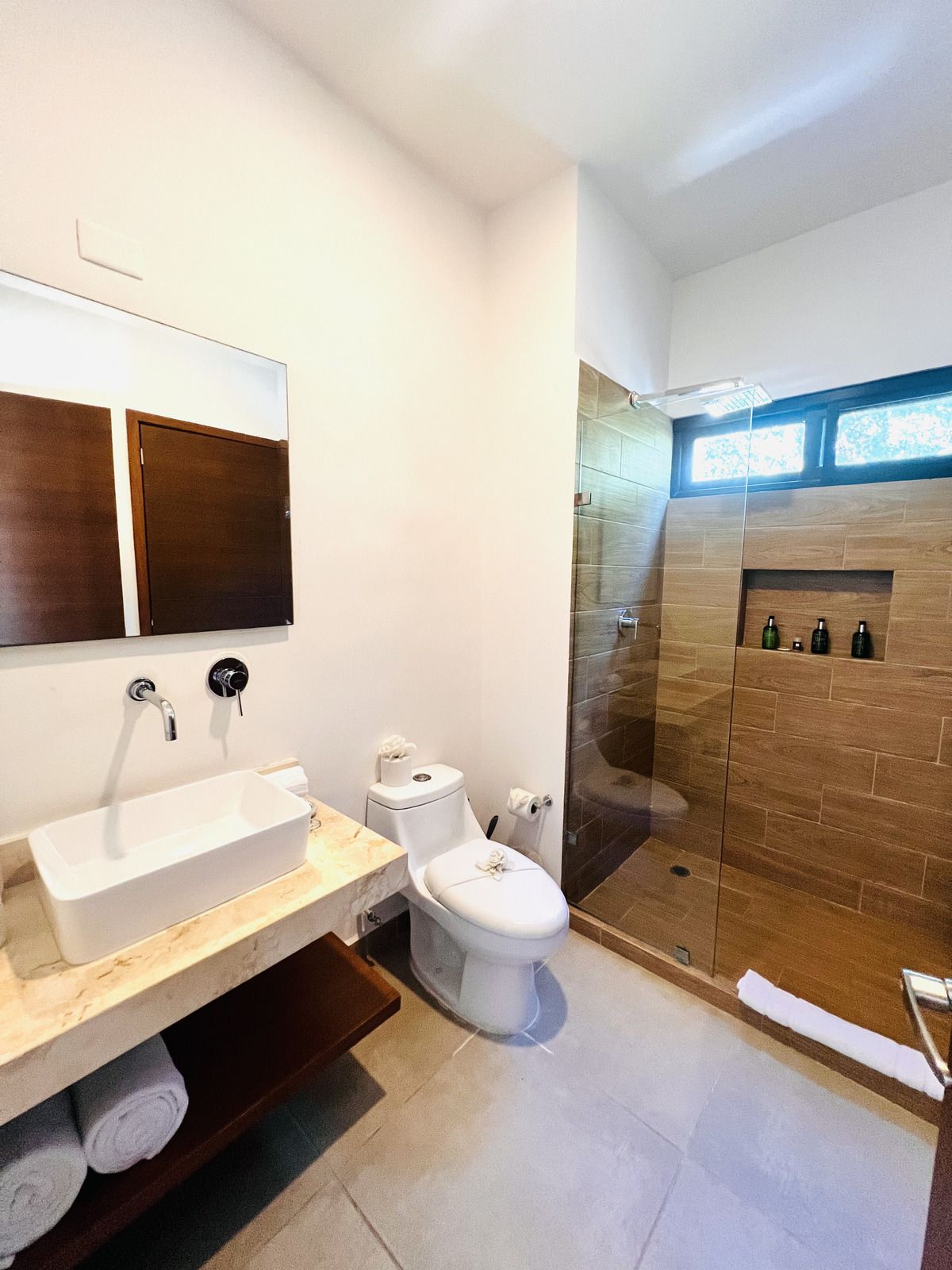 6 of 22: Baño segunda recamara