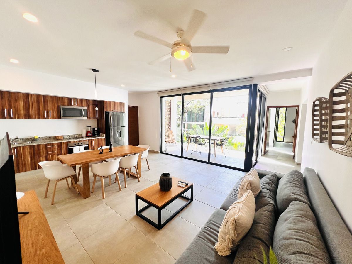 2 of 22: Sala comedor, cocina