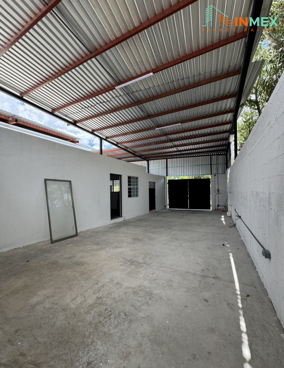 4 of 12: BODEGA 1