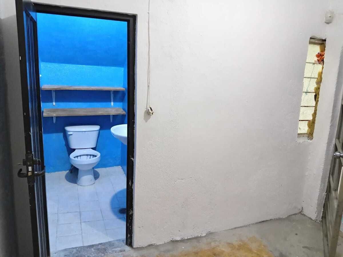 10 de 22: MEDIO BAÑO PLANTA BAJA