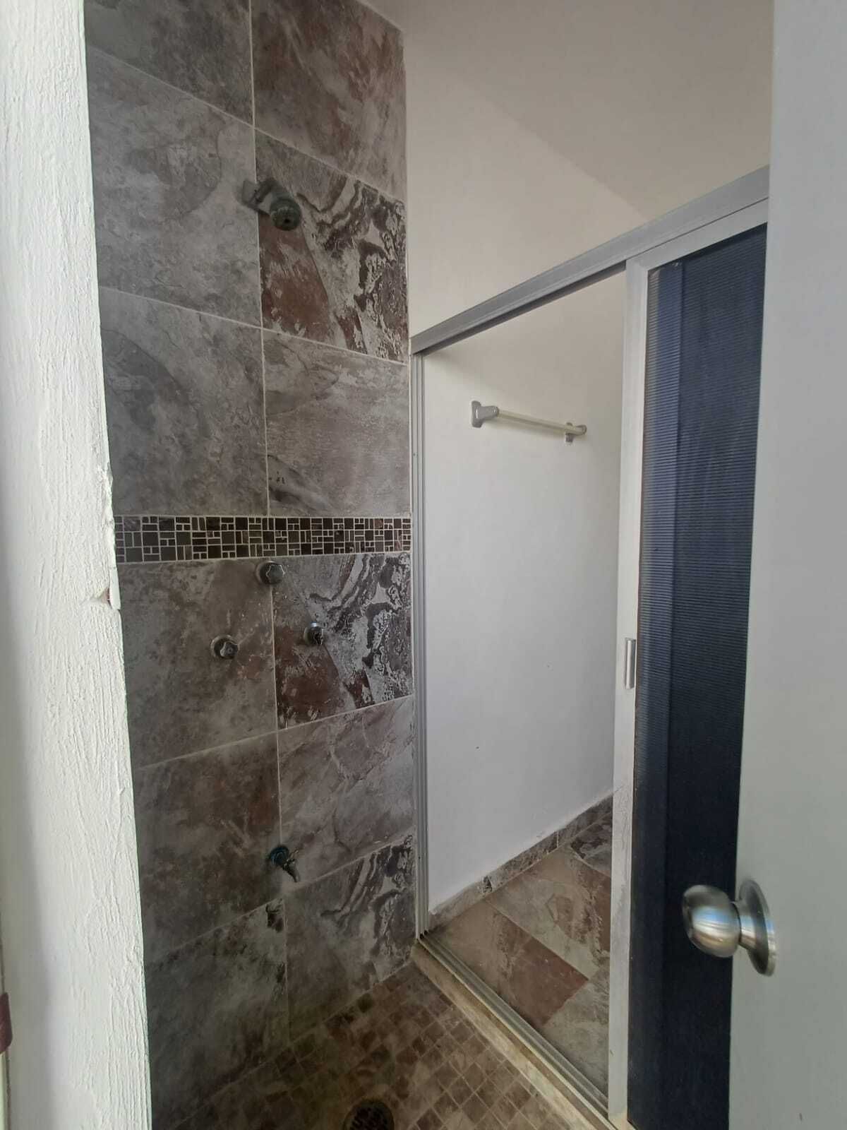 28 de 30: Baño completo en terraza