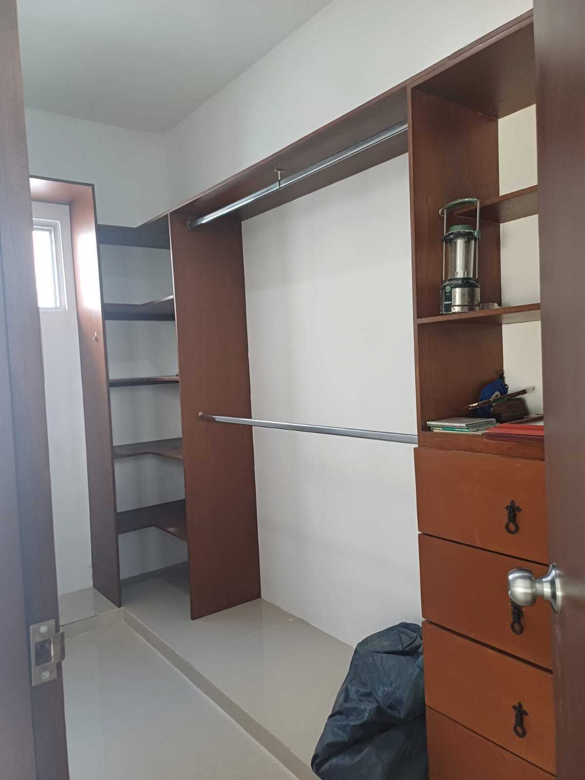 11 de 32: Closet de la recamara principal