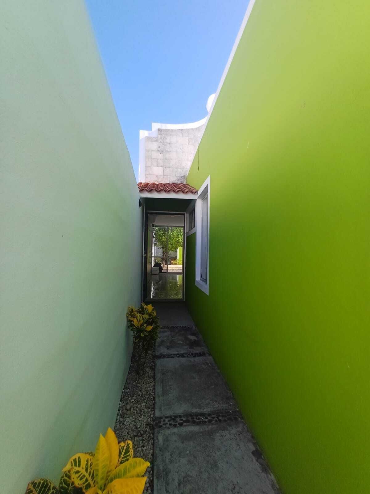 2 de 30: Pasillo de entrada