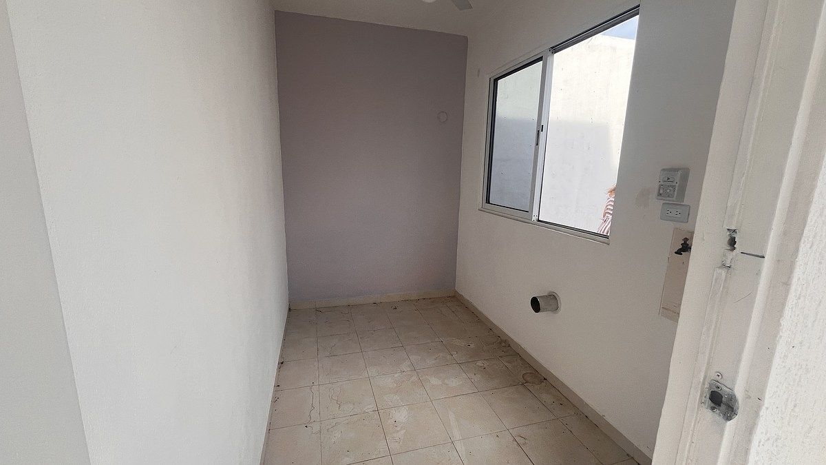 10 de 20: ÁREA DE LAVADO TECHADA