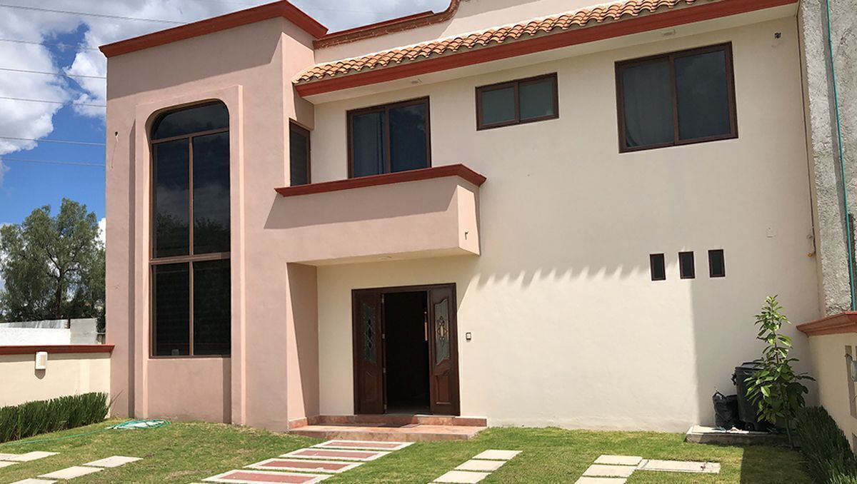 1 de 30: FACHADA