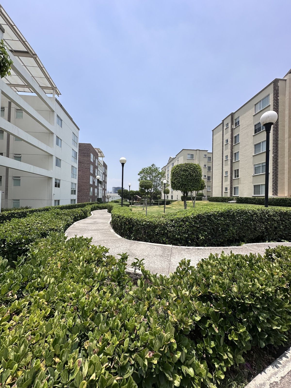 1 de 35: Condominio Real 8